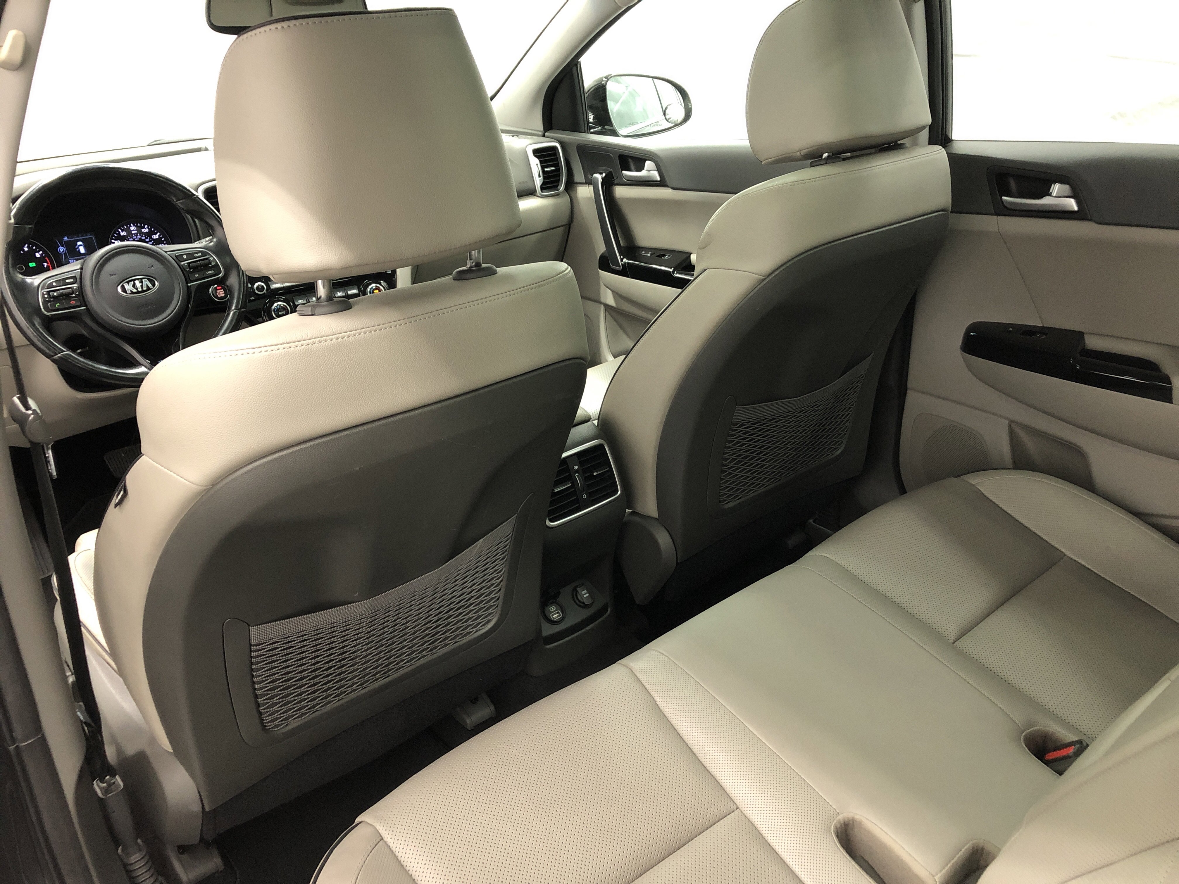 Used 2018 Kia Sportage EX w/ EX Technology Package image 11