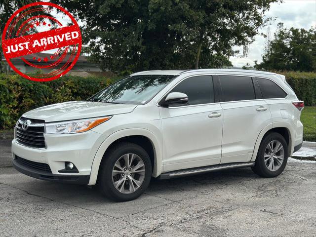 Used 2015 Toyota Highlander XLE image 1