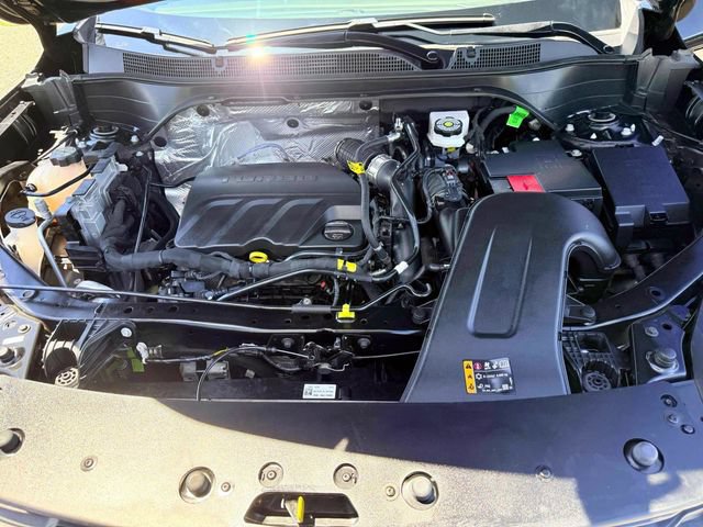 Used 2025 Chevrolet Trax LT w/ LT Convenience Package FWD image 18
