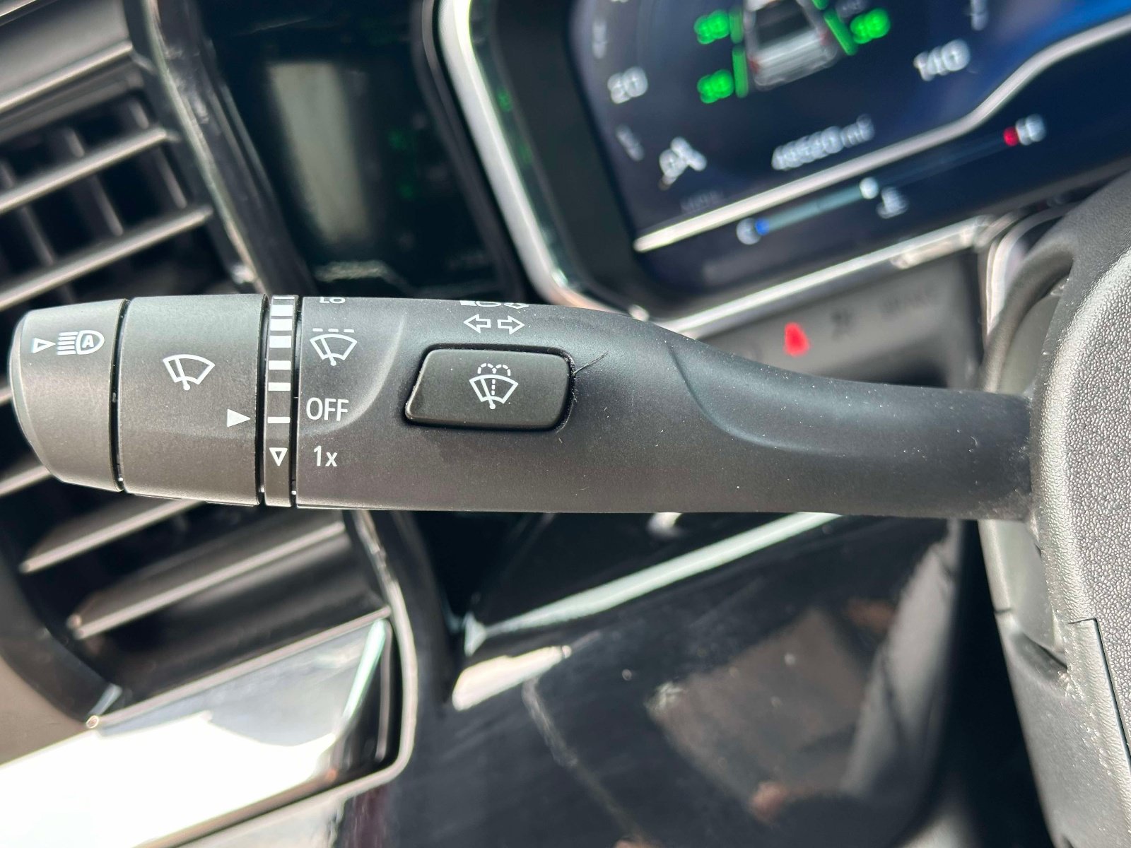 Used 2023 Chevrolet Silverado 1500 LTZ AWD/4WD image 16