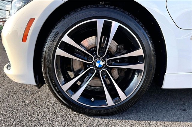 Used 2018 BMW 330e w/ Convenience Package image 8