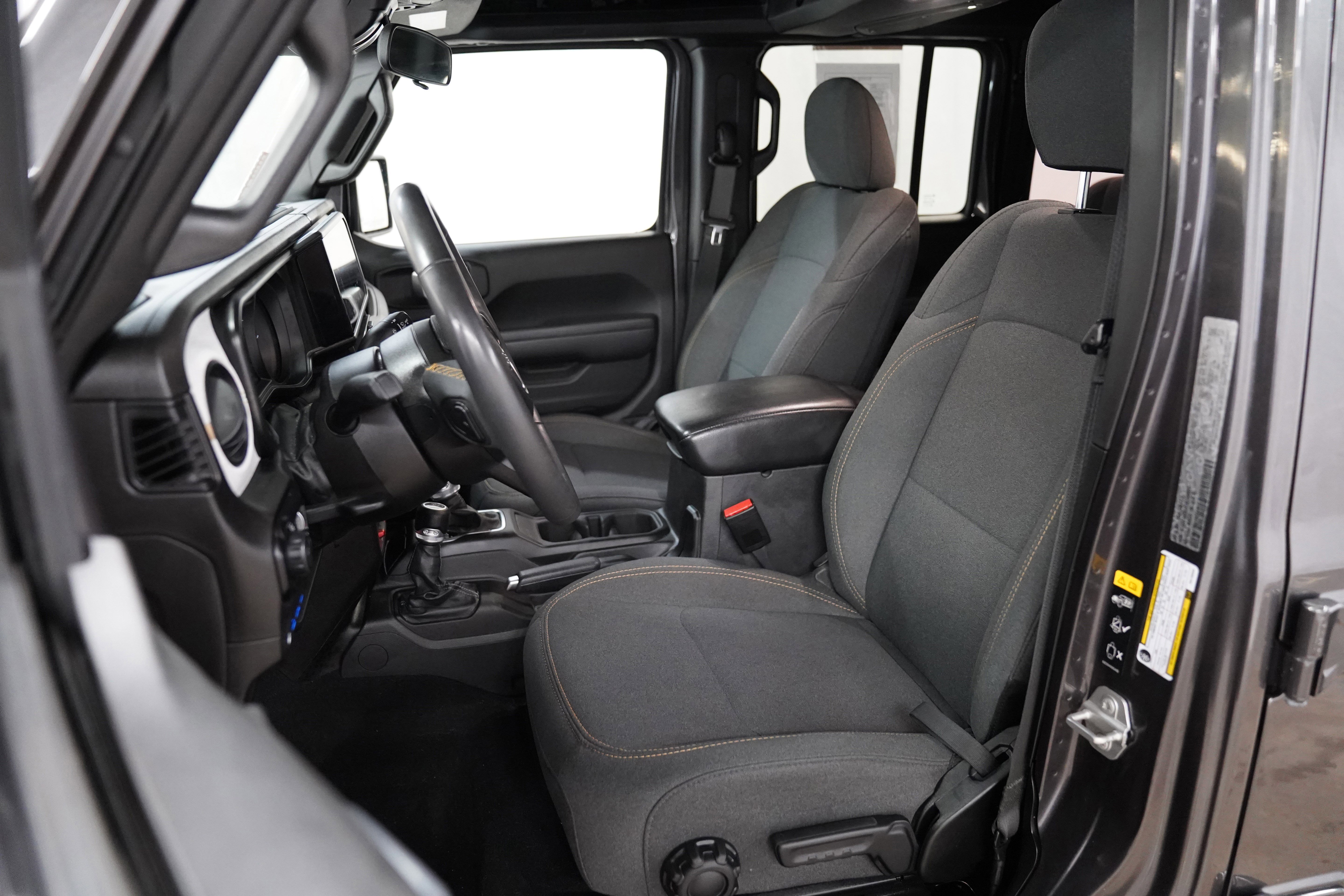 Used 2024 Jeep Wrangler Unlimited AWD/4WD image 4