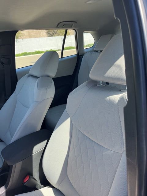 Used 2025 Toyota Corolla Cross L image 11