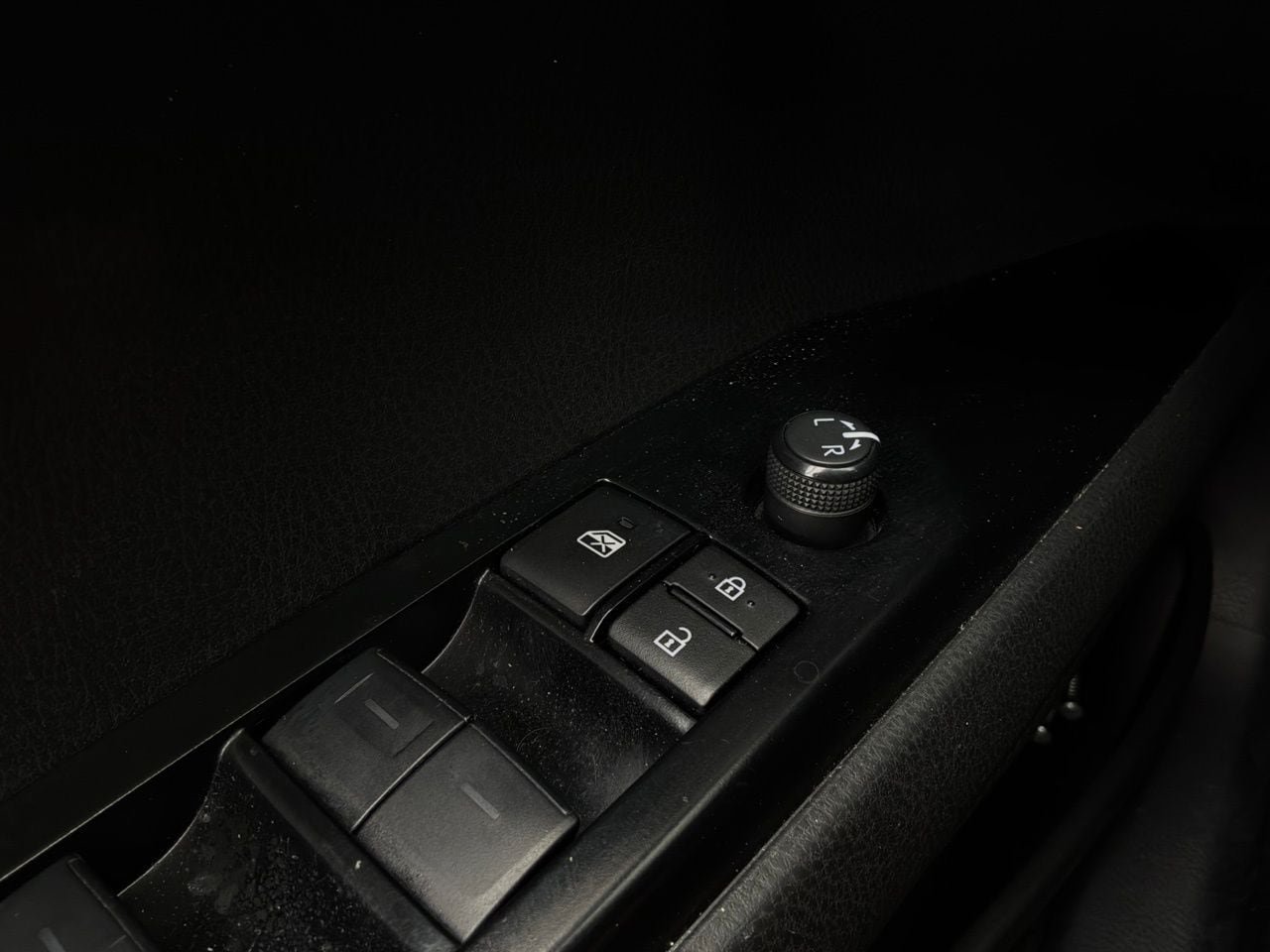 Used 2025 Toyota Camry SE FWD image 23