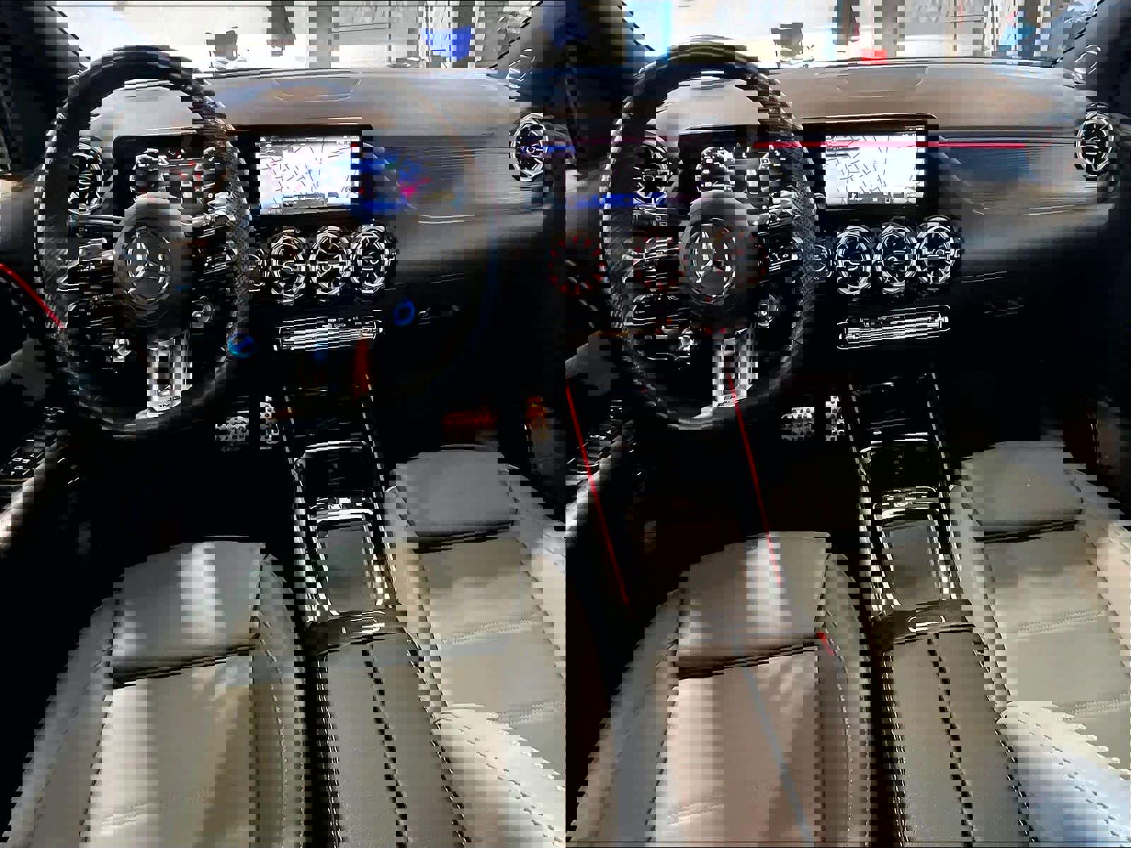 Used 2025 Mercedes-Benz GLA 35 AMG 4MATIC image 21