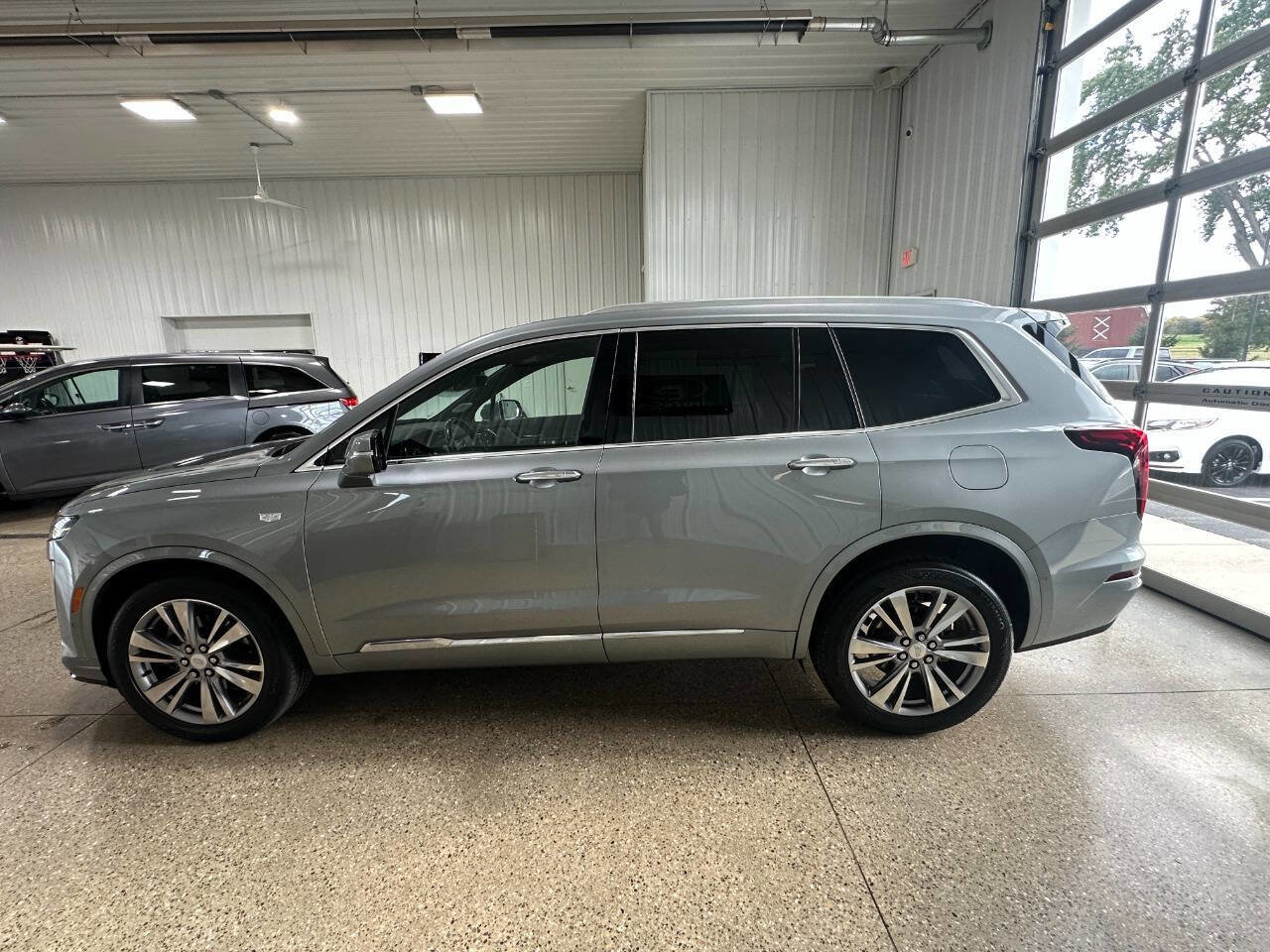 Used 2023 Cadillac XT6 Premium Luxury w/ Technology Package image 7