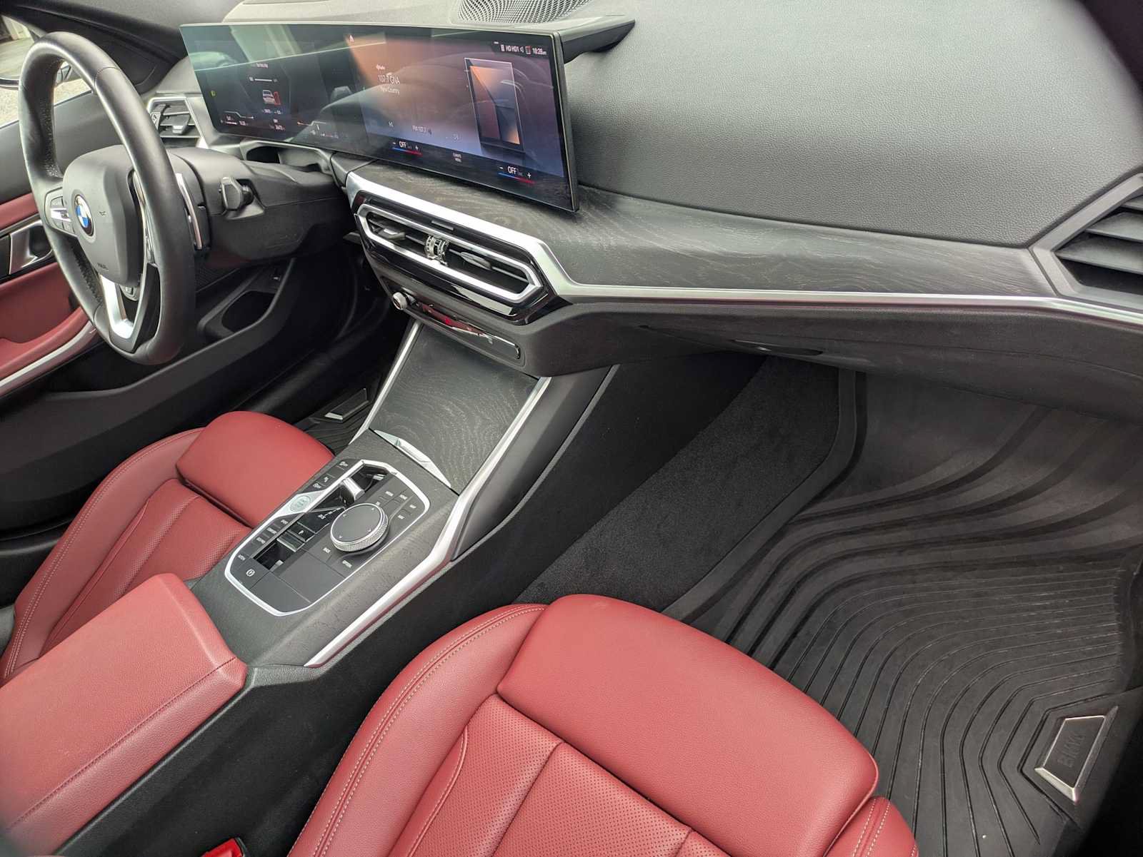 Used 2024 BMW 330i xDrive Sedan w/ Premium Package AWD/4WD image 42