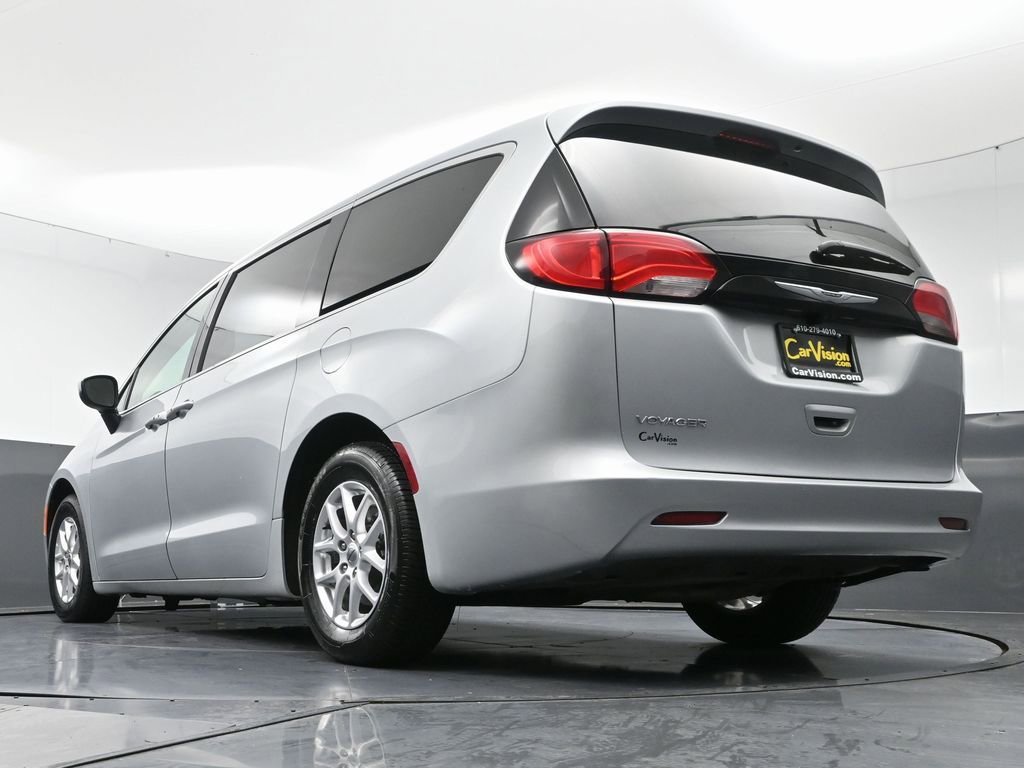 Used 2023 Chrysler Voyager LX image 50