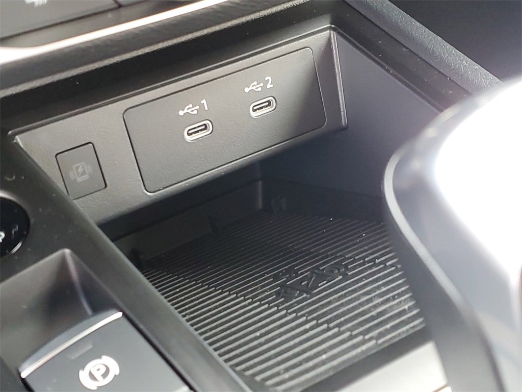 Used 2025 Nissan Kicks SV image 24