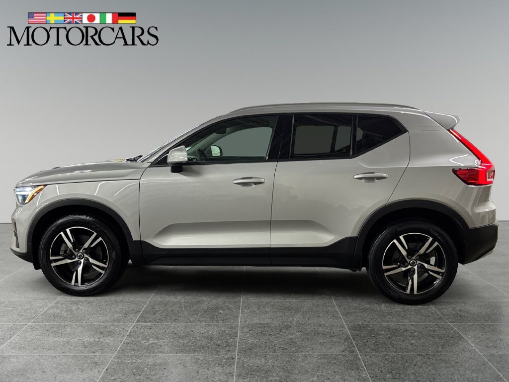 Certified 2023 Volvo XC40 B5 Core AWD/4WD image 6