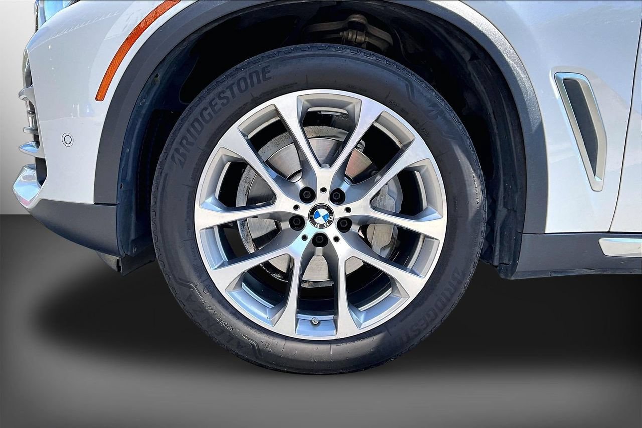 Used 2022 BMW X5 xDrive40i AWD/4WD image 33