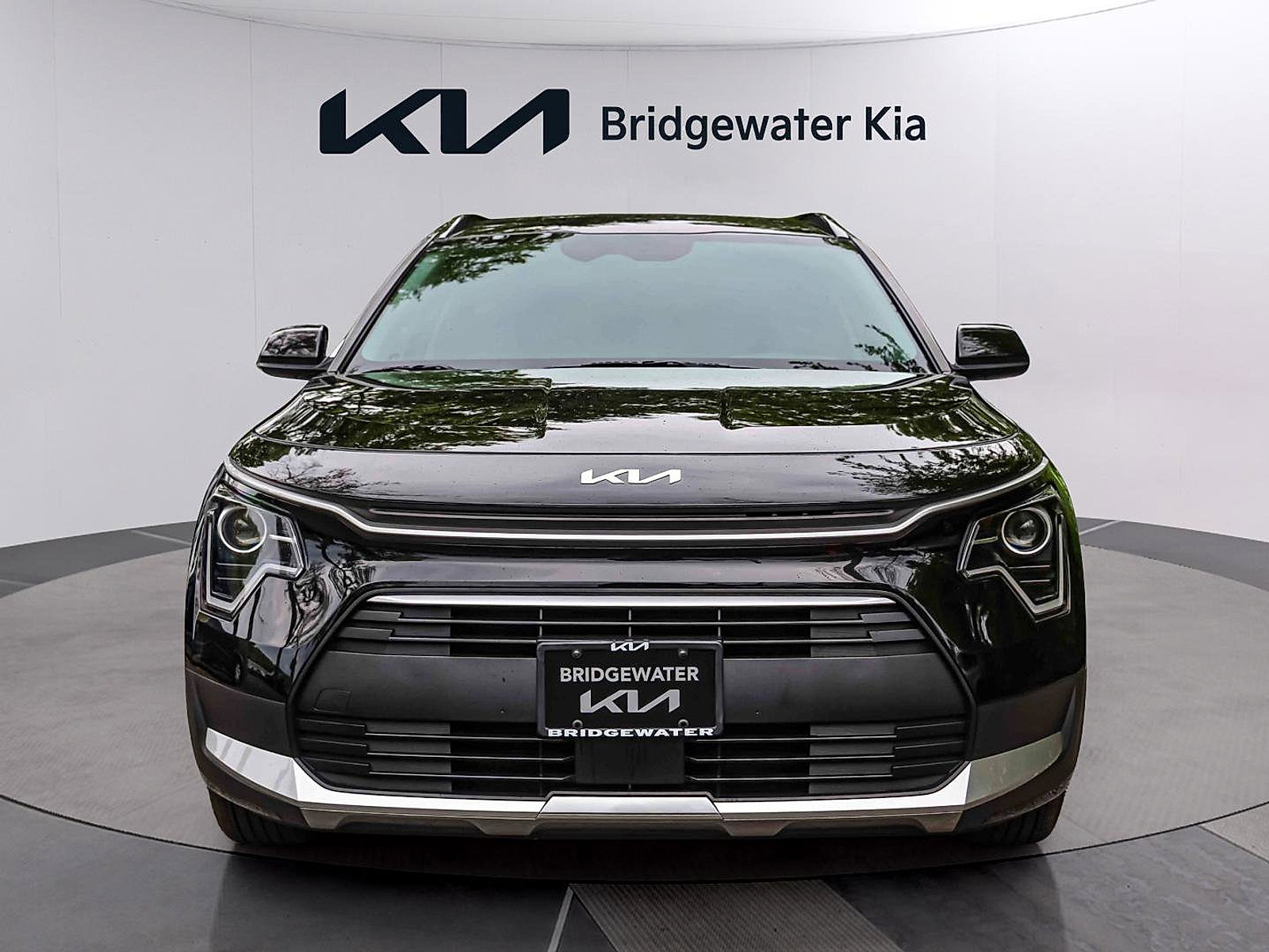 Certified 2025 Kia Niro EX w/ EX Cold Weather Package FWD image 2