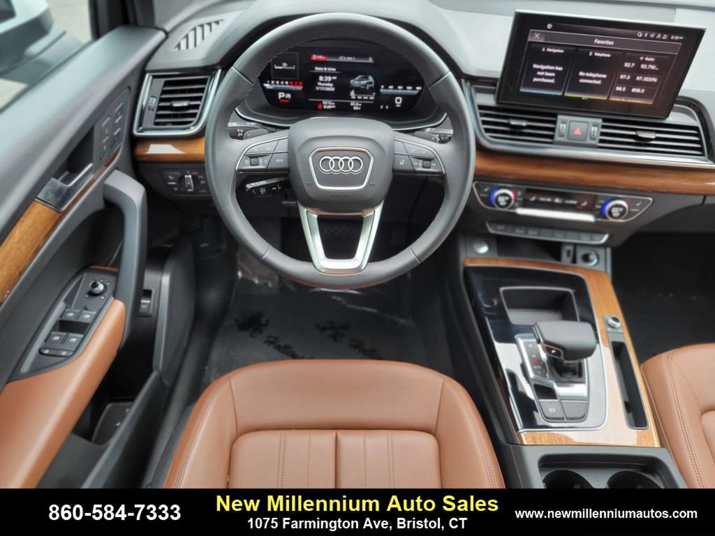 Used 2025 Audi Q5 2.0T Premium w/ Convenience Plus Package image 11