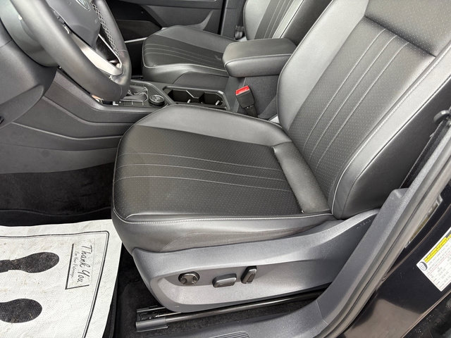 Used 2024 Volkswagen Tiguan SE AWD/4WD image 12