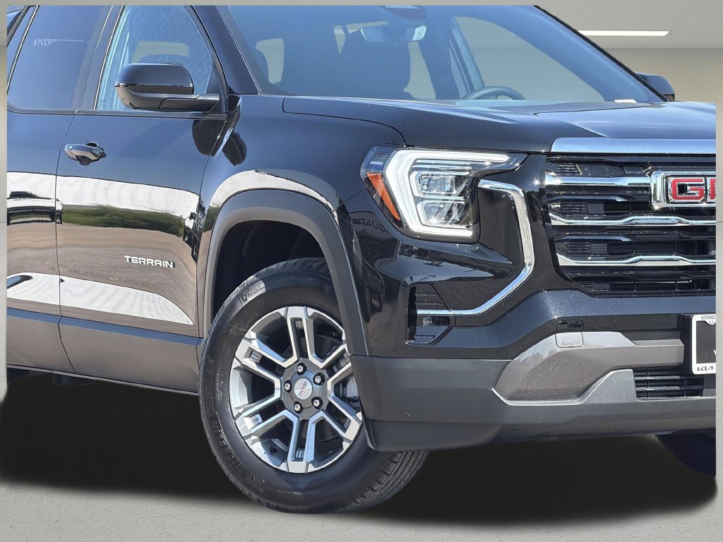 New 2027 GMC Terrain Elevation w/ Technology Package II FWD image 2
