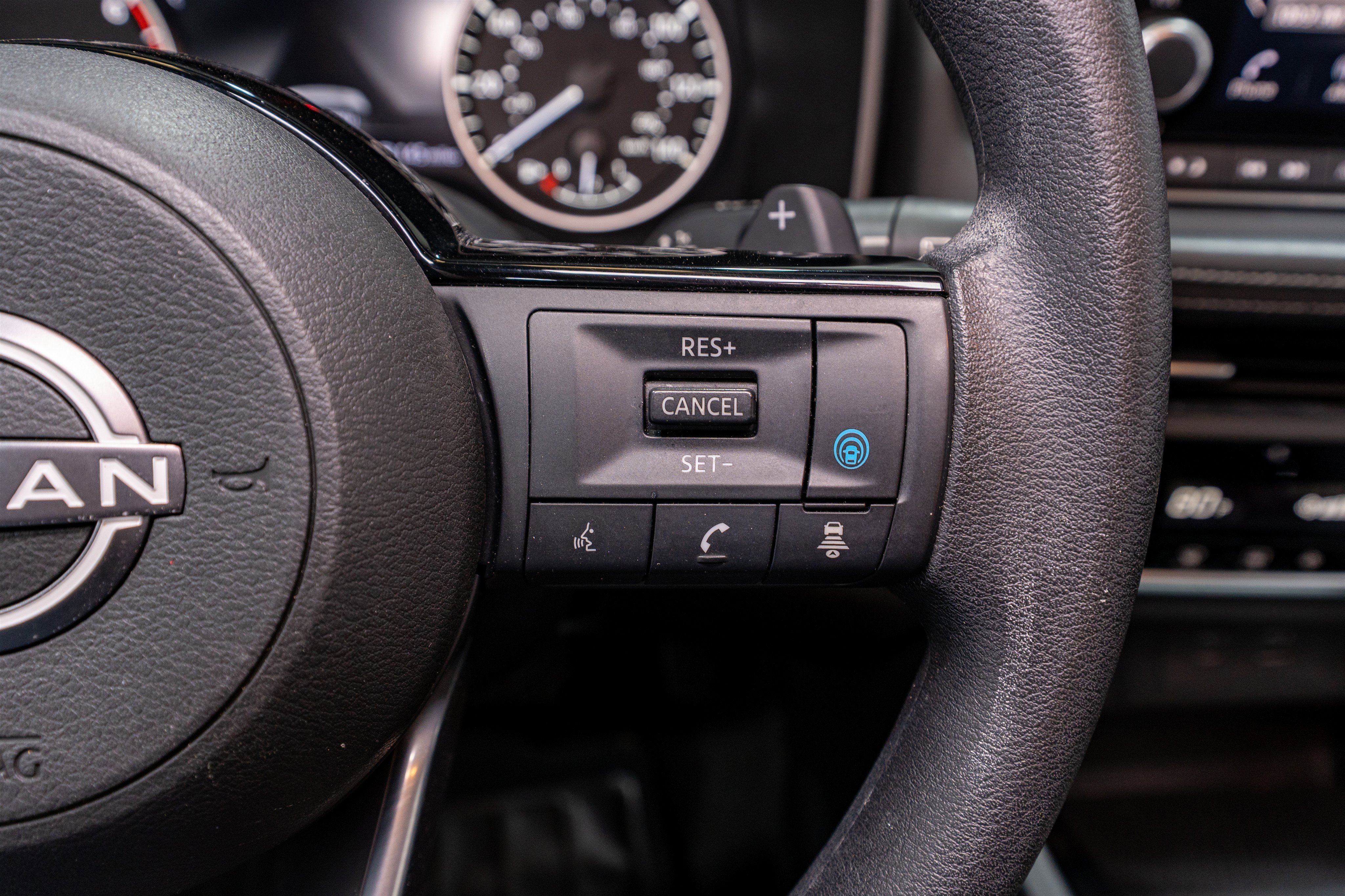 Used 2023 Nissan Rogue SV image 24