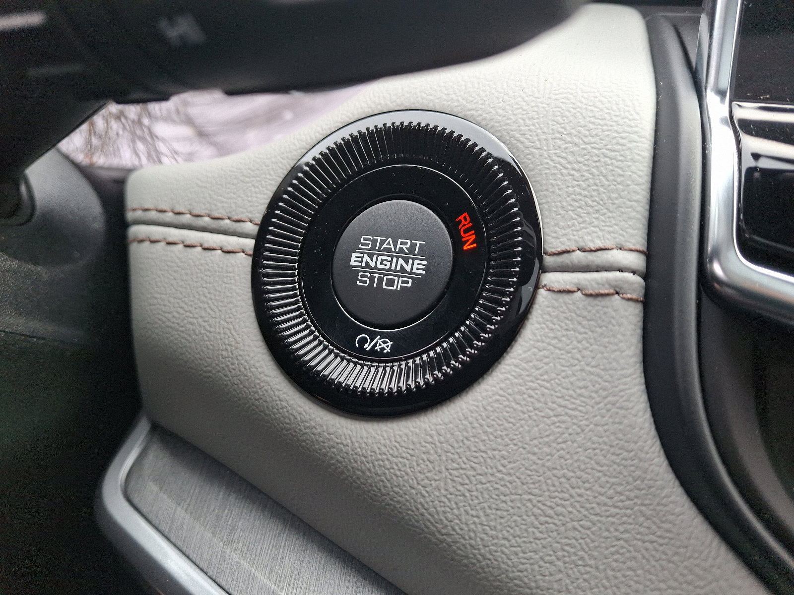 New 2025 Jeep Compass Limited w/ Sun & Sound Group image 21