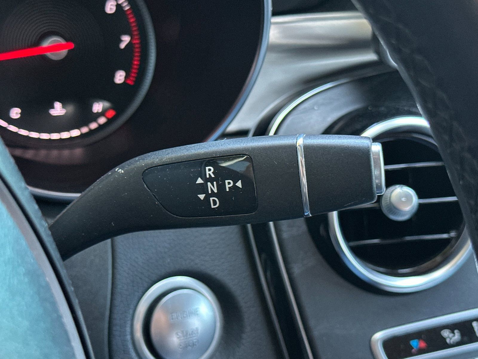 Used 2019 Mercedes-Benz GLC 300 4MATIC image 19