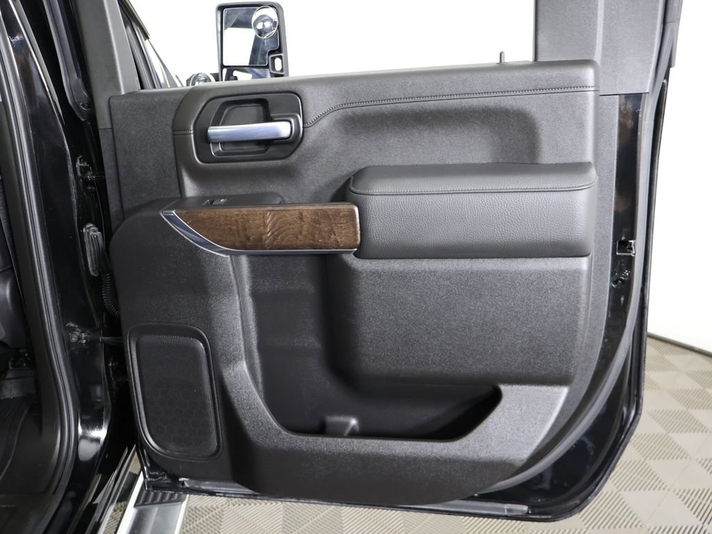 Used 2021 GMC Sierra 3500 Denali w/ Denali Ultimate Package image 27