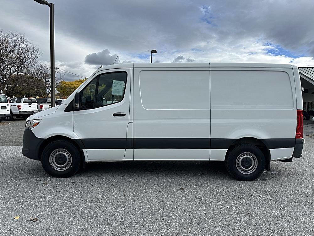 Used 2022 Mercedes-Benz Sprinter 2500 image 2