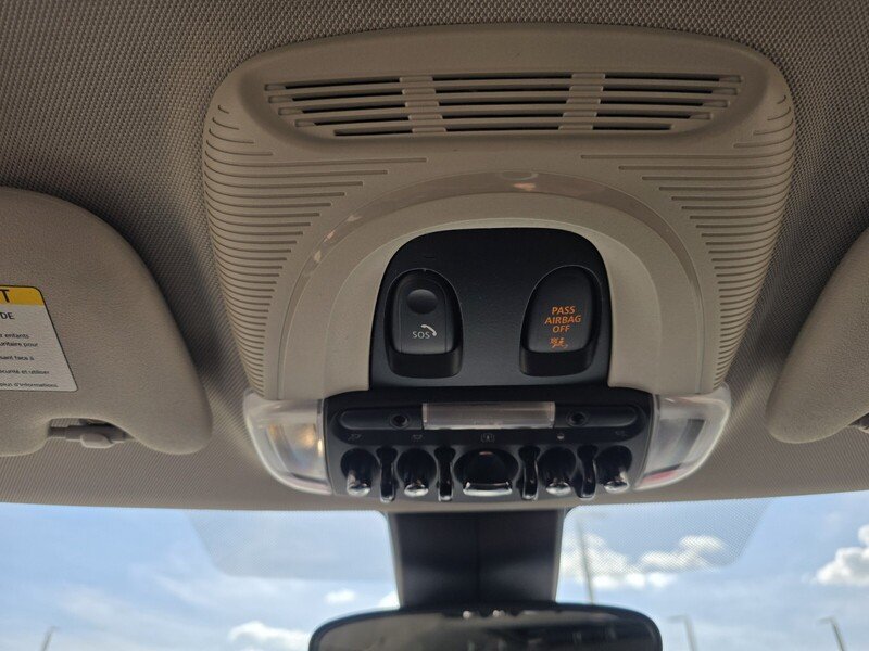 Used 2020 MINI Cooper 4-Door Hardtop FWD image 22