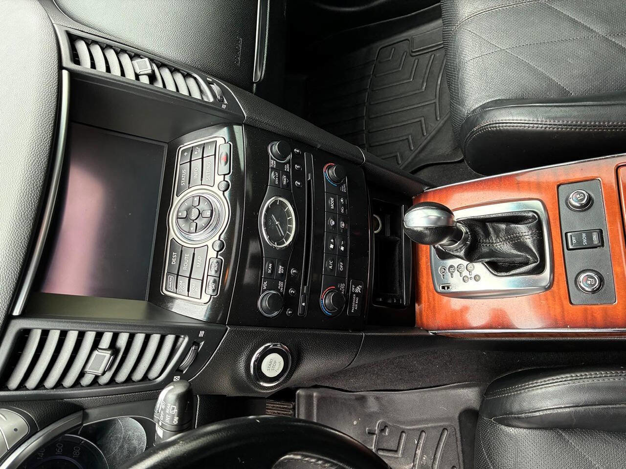 Used 2014 INFINITI QX70 Base AWD 4dr SUV (3.7L V6) w/ Premium Package image 15