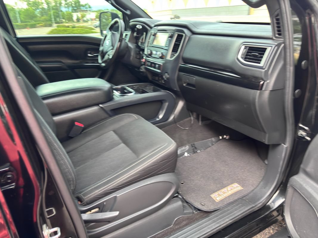 Used 2018 Nissan Titan SV w/ SV Convenience Package AWD/4WD image 29