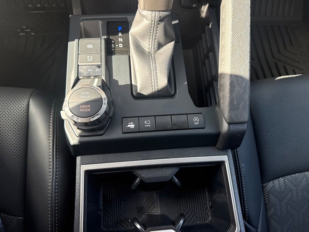 Used 2024 Toyota Tacoma Limited w/ Limited Package (LT) image 24