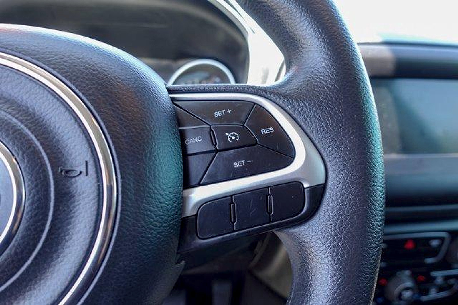 Used 2019 Jeep Compass Sport FWD image 16