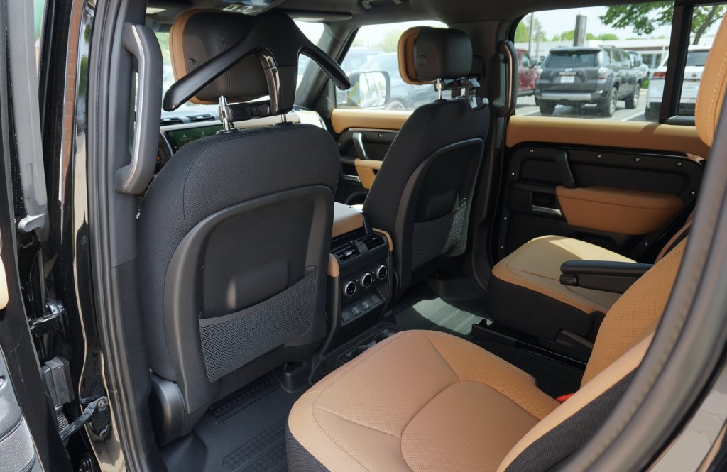 New 2026 Land Rover Defender 130 X AWD/4WD image 32