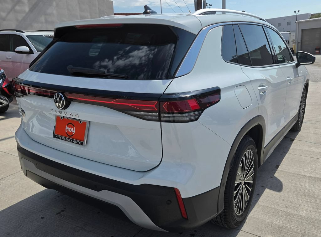 Certified 2026 Volkswagen Tiguan S FWD image 9
