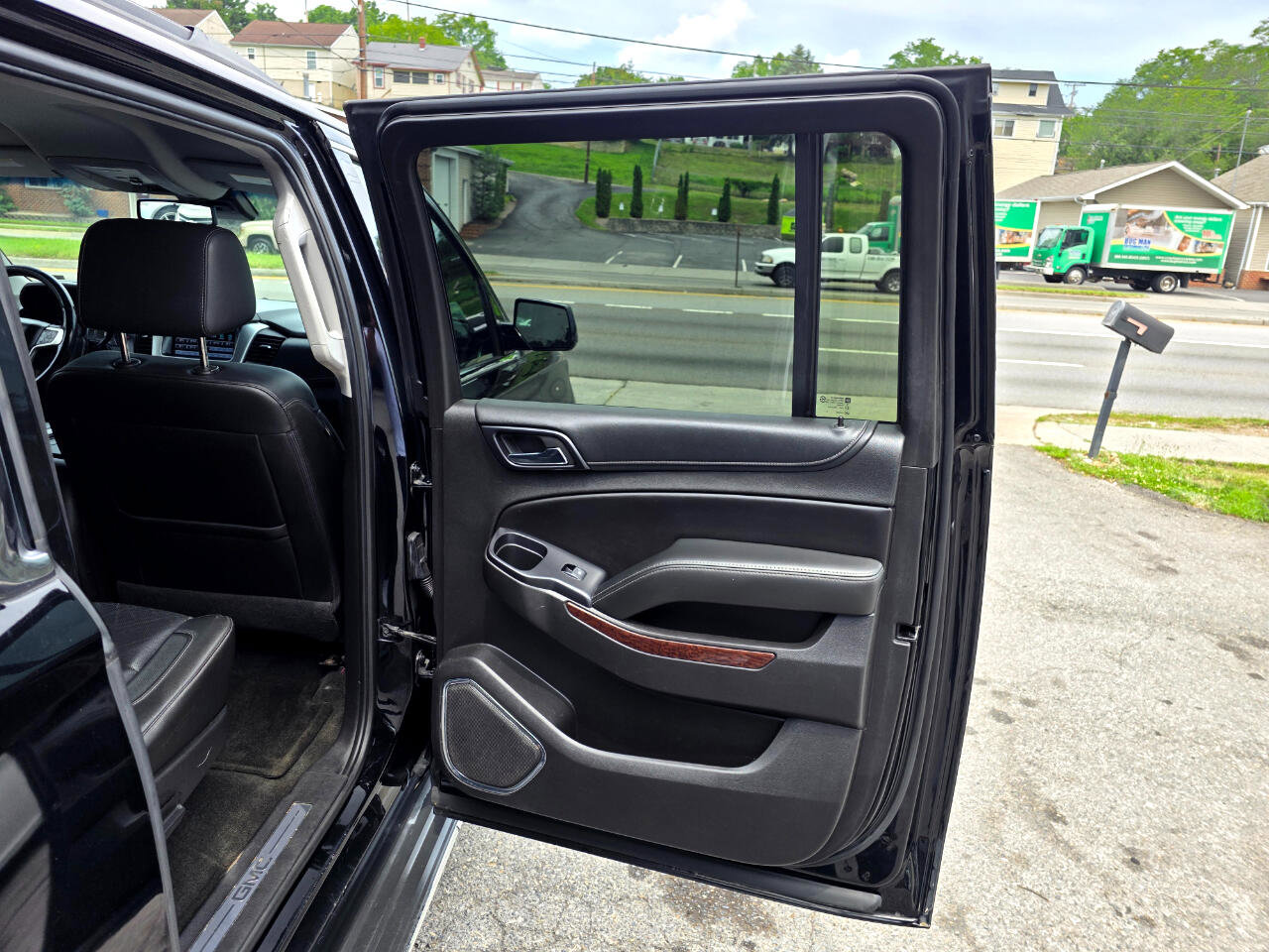 Used 2018 GMC Yukon XL SLT image 20