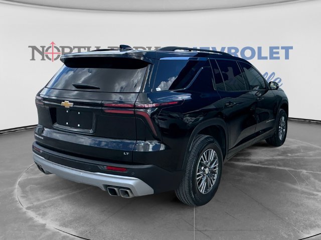 Used 2024 Chevrolet Traverse LT w/ Trailering Package FWD image 3