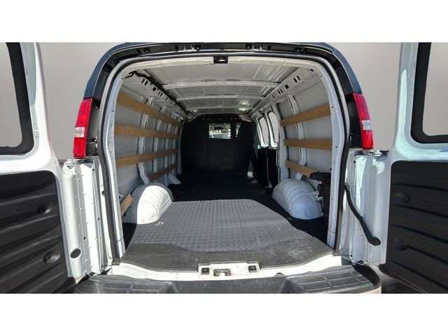 Used 2024 GMC Savana 2500 w/ Driver Convenience Package RWD image 32