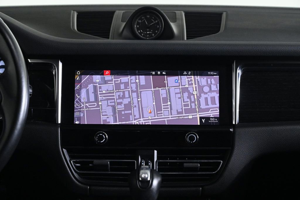Certified 2023 Porsche Macan S image 15