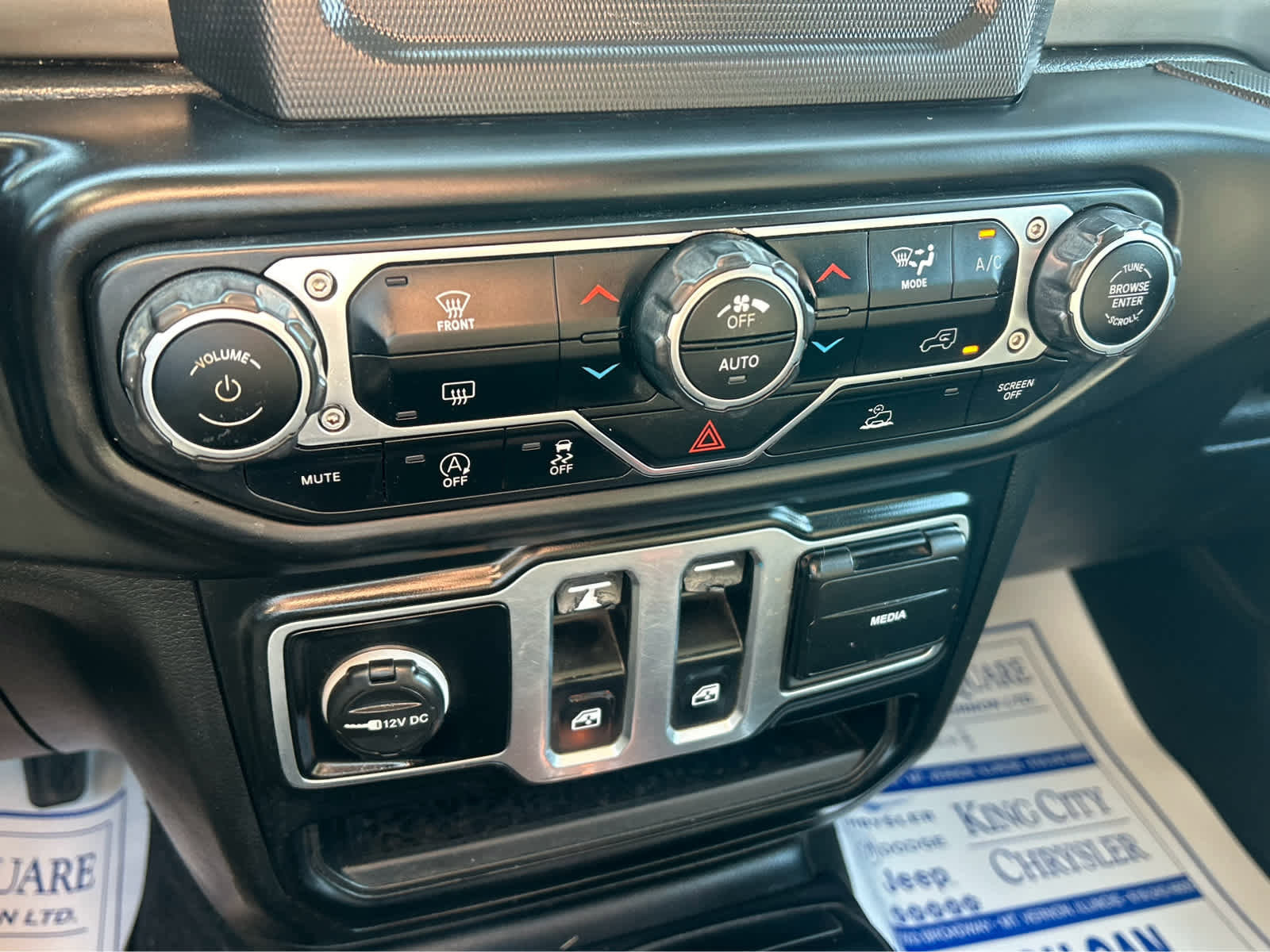 Used 2021 Jeep Wrangler Sport S image 33