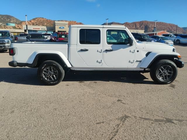 New 2026 Jeep Gladiator Sport AWD/4WD image 8