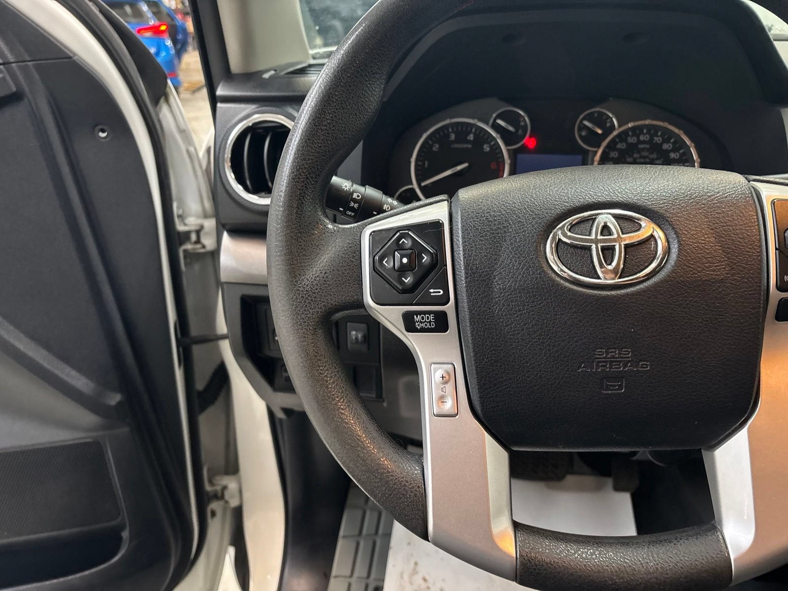 Used 2015 Toyota Tundra SR5 AWD/4WD image 14