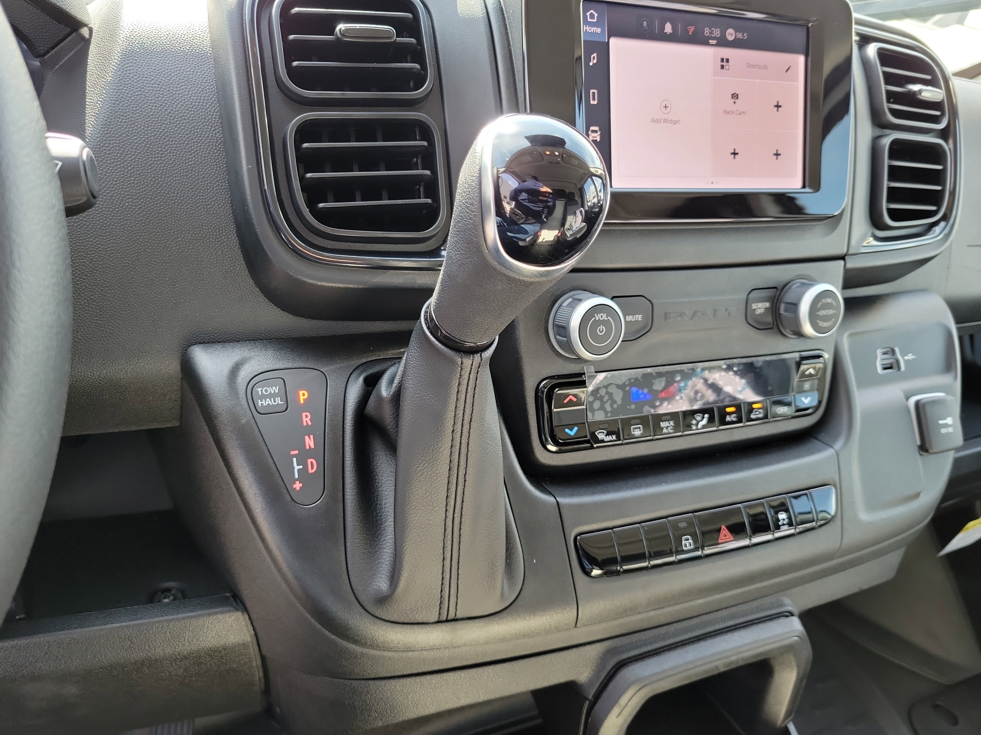 Used 2025 RAM ProMaster 2500 w/ Convenience Group FWD image 22