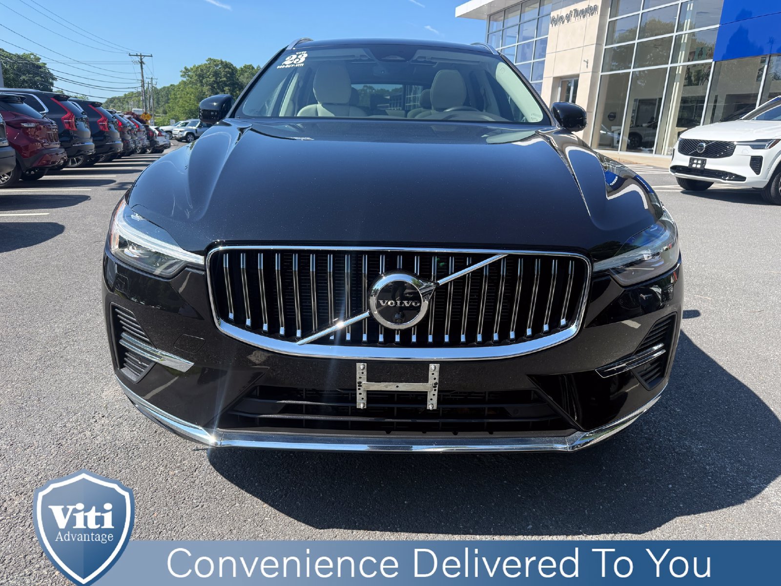 Certified 2023 Volvo XC60 B5 Plus AWD/4WD image 3