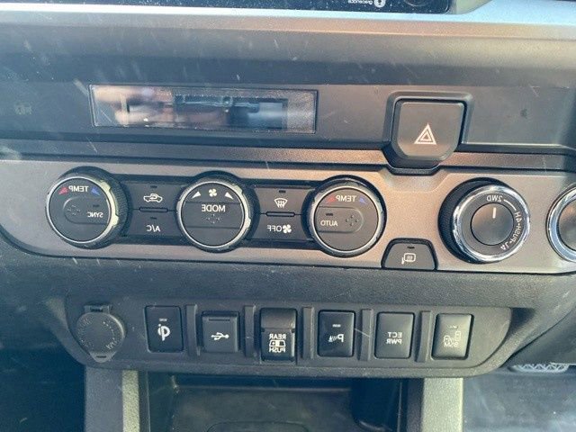 Used 2021 Toyota Tacoma TRD Off-Road image 18