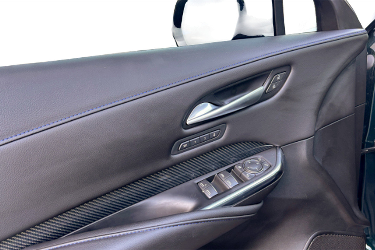 Used 2024 Cadillac XT4 Sport image 12