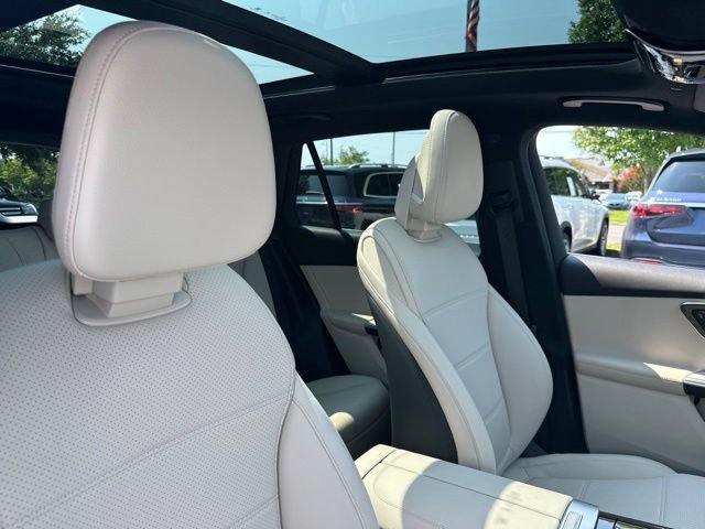 Used 2026 Mercedes-Benz GLC 300 4MATIC image 38