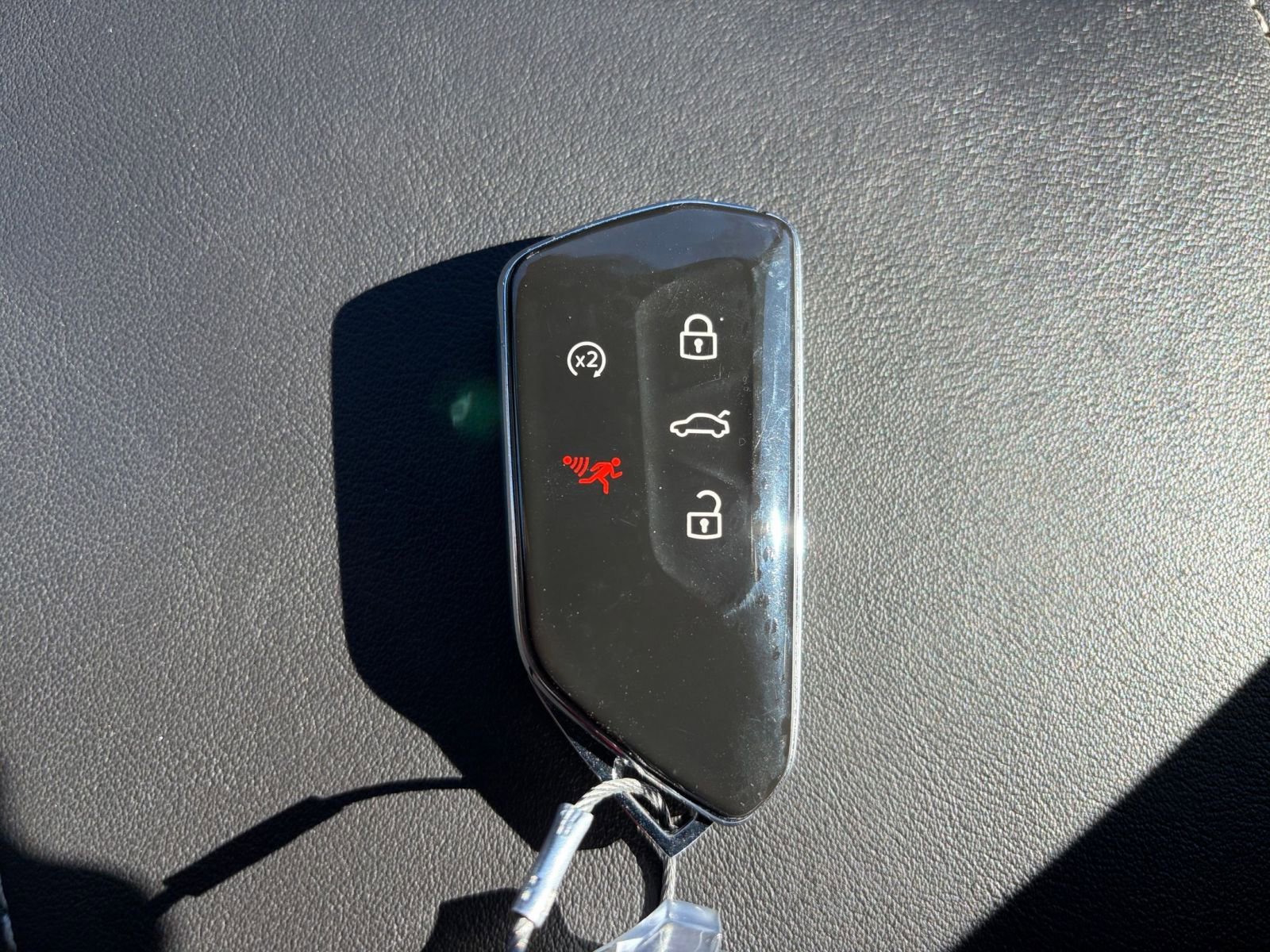 Used 2025 Volkswagen Atlas Cross Sport SE image 22