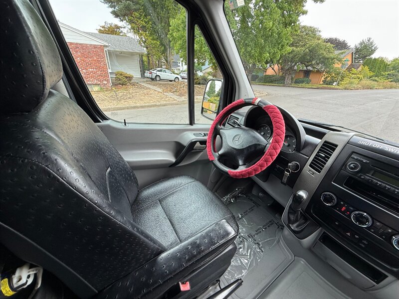 Used 2012 Mercedes-Benz Sprinter 2500 image 29