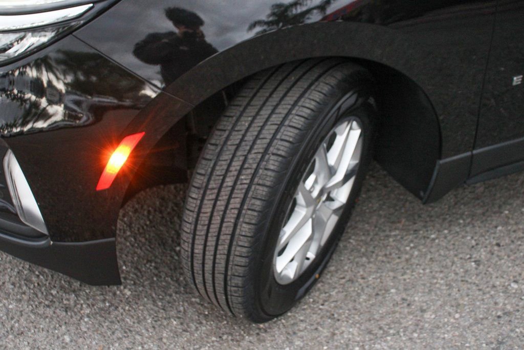 Used 2022 Chevrolet Equinox LT w/ Driver Convenience Package FWD image 43