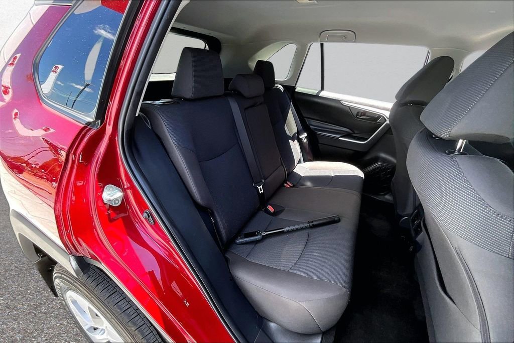 Used 2024 Toyota RAV4 LE FWD image 28
