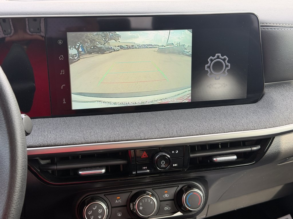 Used 2025 Nissan Kicks SV w/ Illumination Package FWD image 19