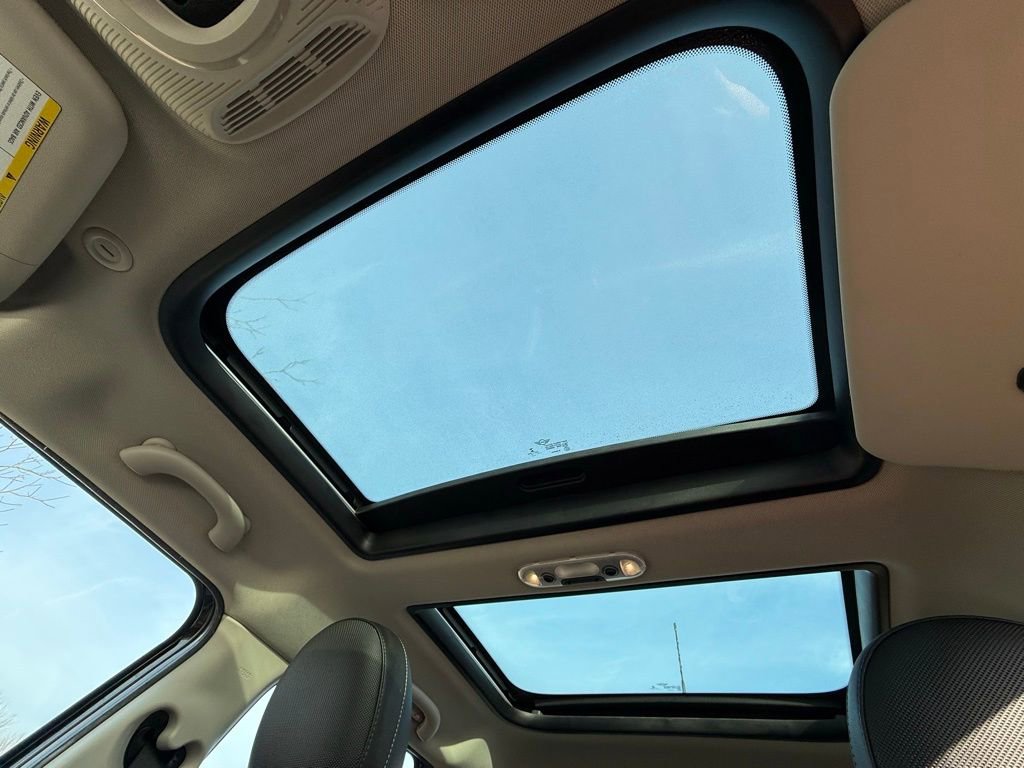 Used 2015 MINI Cooper 4-Door Hardtop image 18