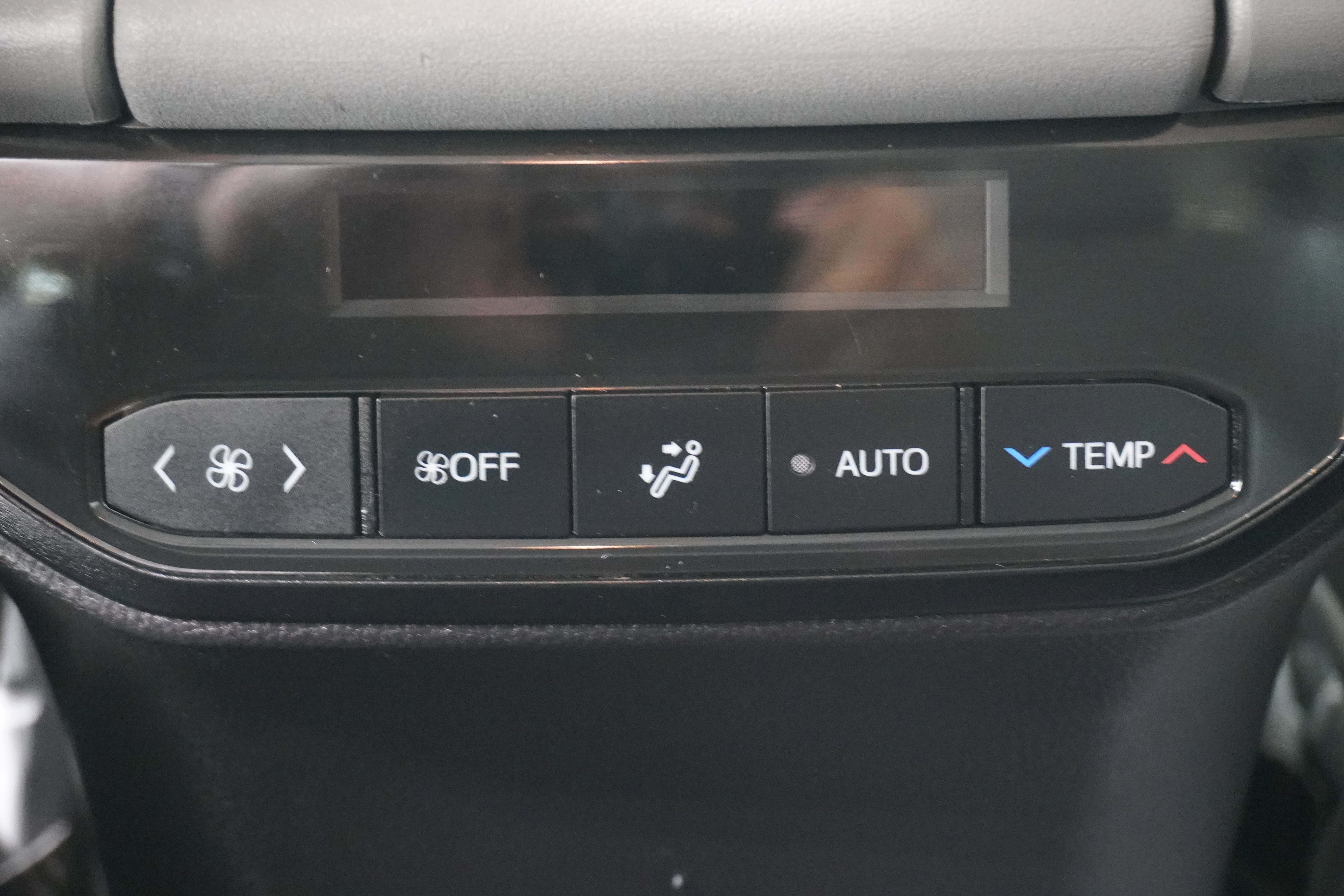 Used 2023 Toyota Highlander Limited FWD image 15